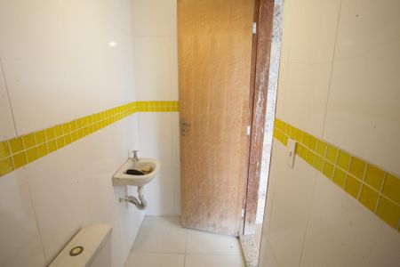 Casa de condomínio à venda com 240m², 3 quartos e 2 vagasBanheiro da Lavanderia