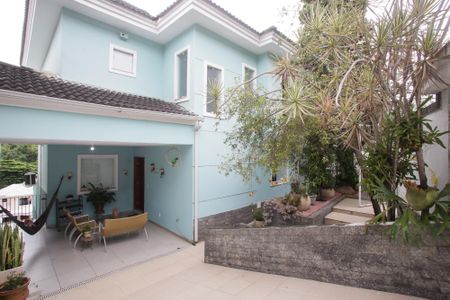 Casa de condomínio à venda com 240m², 3 quartos e 2 vagasFrente da Casa