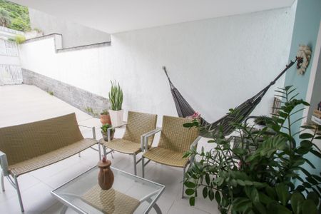 Casa de condomínio à venda com 240m², 3 quartos e 2 vagasGaragem