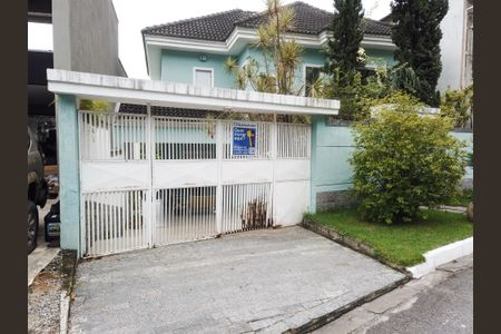 Casa de condomínio à venda com 240m², 3 quartos e 2 vagasFachada