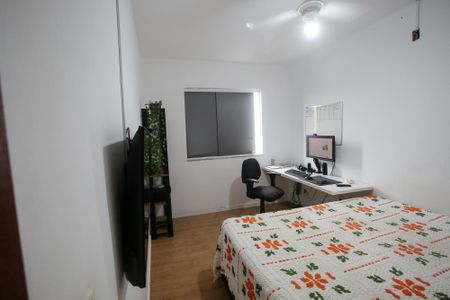 Casa de condomínio à venda com 240m², 3 quartos e 2 vagasQuarto 3