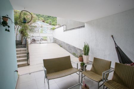 Casa de condomínio à venda com 240m², 3 quartos e 2 vagasGaragem