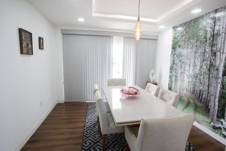 Casa de condomínio à venda com 240m², 3 quartos e 2 vagasSala de Jantar