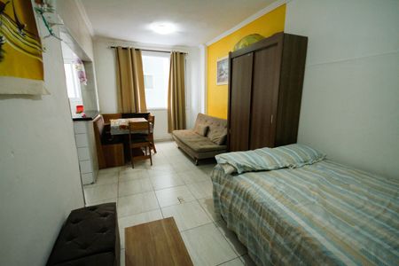 Sala de kitnet/studio para alugar com 1 quarto, 28m² em Guilhermina, Praia Grande