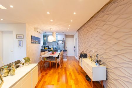 Sala de apartamento à venda com 2 quartos, 72m² em Vila Osasco, Osasco