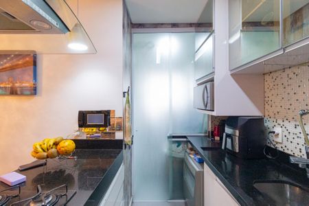 Apartamento à venda com 72m², 2 quartos e 2 vagasCozinha e área de serviço