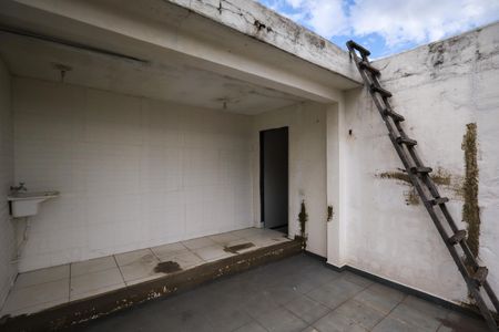 Casa à venda com 128m², 5 quartos e 2 vagasÁrea de Serviço - Quintal 2