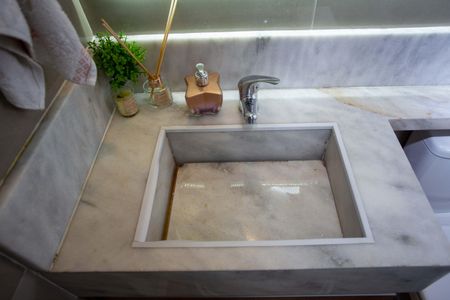 Apartamento à venda com 56m², 2 quartos e 1 vagaBanheiro Social