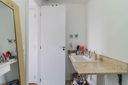 Apartamento à venda com 91m², 2 quartos e 2 vagasBanheiro da Suíte