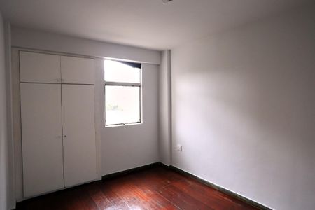 Quarto de apartamento à venda com 2 quartos, 78m² em Santo Antônio, Belo Horizonte