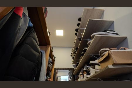 Casa à venda com 200m², 3 quartos e 2 vagasCloset da suíte 1