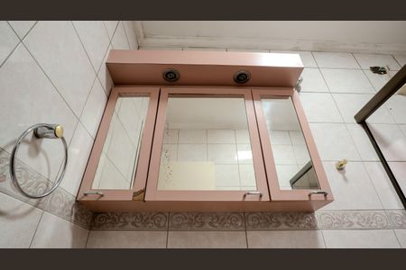 Casa à venda com 200m², 3 quartos e 2 vagasBanheiro da Suíte 2