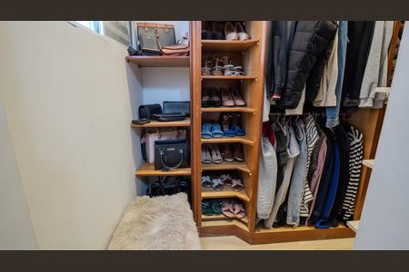 Casa à venda com 200m², 3 quartos e 2 vagasCloset da suíte 1