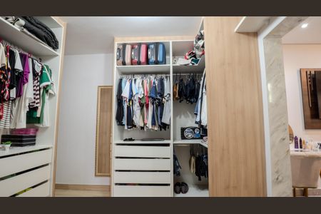 Casa à venda com 200m², 3 quartos e 2 vagasCloset da suíte 1