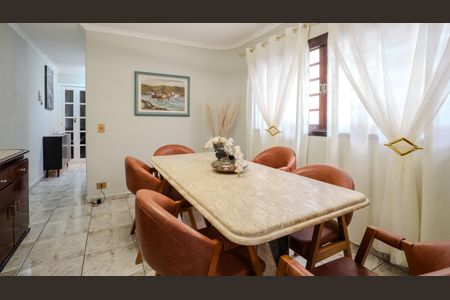 Casa à venda com 200m², 3 quartos e 2 vagasSala 1