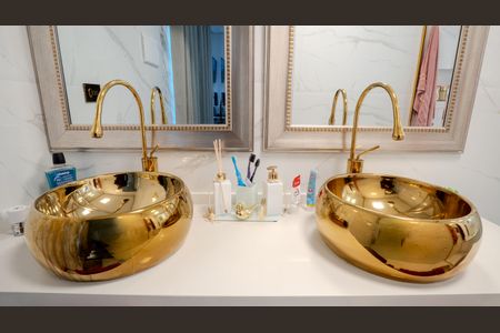 Casa à venda com 200m², 3 quartos e 2 vagasBanheiro da Suíte 1