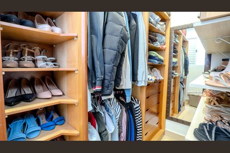 Casa à venda com 200m², 3 quartos e 2 vagasCloset da suíte 1