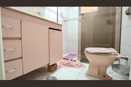 Casa à venda com 200m², 3 quartos e 2 vagasBanheiro da Suíte 2