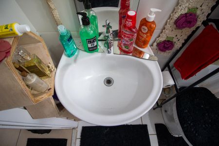 Banheiro de apartamento para alugar com 2 quartos, 45m² em Aparecidinha, Sorocaba