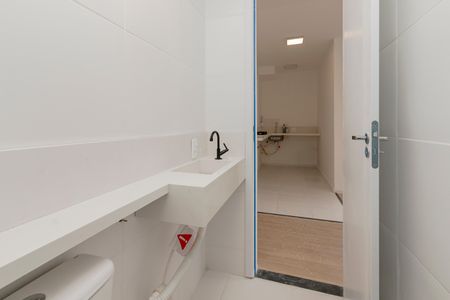 Apartamento à venda com 32m², 2 quartos e sem vaga Apartamento à venda com 32m², 2 quartos e sem vagaBanheiro