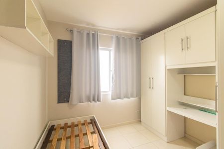 Quarto 2 de apartamento para alugar com 3 quartos, 68m² em Novo Mundo, Curitiba