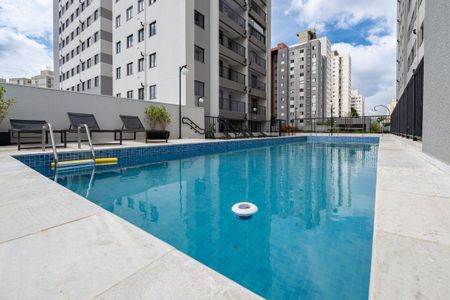 Apartamento para alugar com 43m², 2 quartos e 1 vagaÁrea comum - Piscina