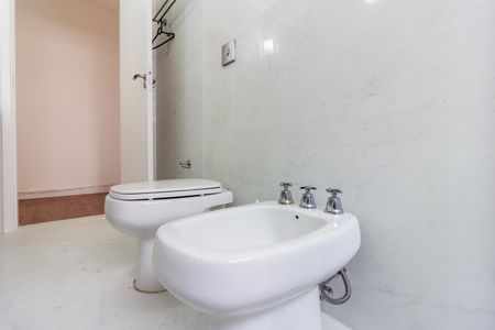 Apartamento para alugar com 105m², 2 quartos e 1 vaga Apartamento para alugar com 105m², 2 quartos e 1 vagaBanheiro