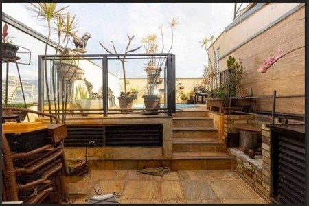 Apartamento à venda com 3 quartos, 138m² em Santa Efigênia, Belo Horizonte