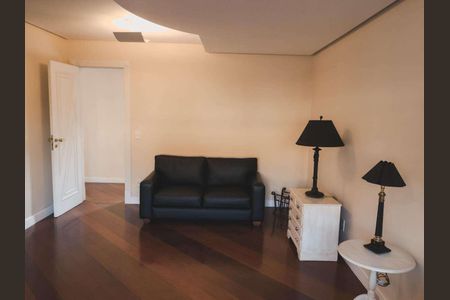 Casa de condomínio à venda com 984m², 5 quartos e 3 vagas