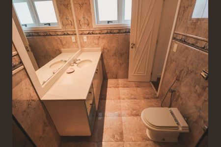 Casa de condomínio à venda com 984m², 5 quartos e 3 vagas