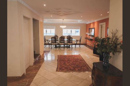 Casa de condomínio à venda com 984m², 5 quartos e 3 vagas