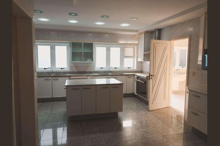 Casa de condomínio à venda com 984m², 5 quartos e 3 vagas