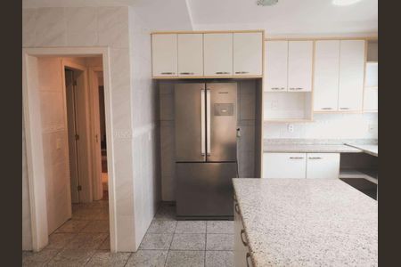 Casa de condomínio à venda com 984m², 5 quartos e 3 vagas