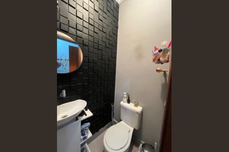 BANHEIRO de casa à venda com 4 quartos, 200m² em Água Rasa, São Paulo