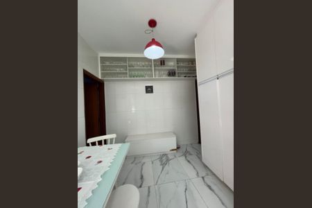 COZINHA de casa à venda com 4 quartos, 200m² em Água Rasa, São Paulo