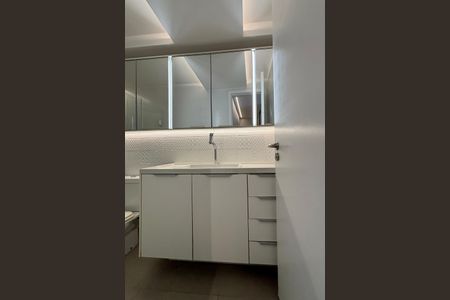 Apartamento à venda com 96m², 3 quartos e 2 vagas Apartamento à venda com 96m², 3 quartos e 2 vagasSuíte - banheiro