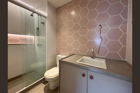 Apartamento à venda com 96m², 3 quartos e 2 vagas Apartamento à venda com 96m², 3 quartos e 2 vagasBanheiro social