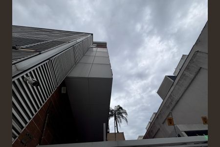 Apartamento à venda com 96m², 3 quartos e 2 vagas Apartamento à venda com 96m², 3 quartos e 2 vagasFachada