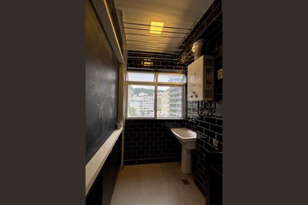 Apartamento à venda com 96m², 3 quartos e 2 vagas Apartamento à venda com 96m², 3 quartos e 2 vagasÁrea de serviço