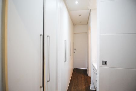 Casa para alugar com 107m², 2 quartos e 1 vaga Casa para alugar com 107m², 2 quartos e 1 vagaCorredor