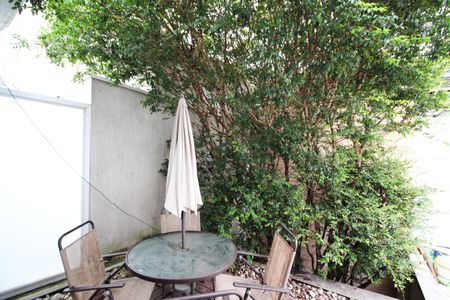 Casa para alugar com 107m², 2 quartos e 1 vaga Casa para alugar com 107m², 2 quartos e 1 vagaVaranda