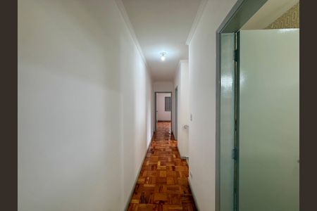 Casa para alugar com 156m², 3 quartos e 2 vagas Casa para alugar com 156m², 3 quartos e 2 vagasCorredor Quartos