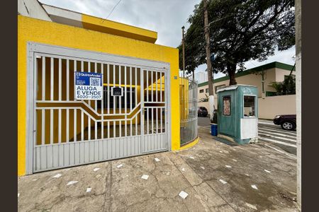 Casa para alugar com 156m², 3 quartos e 2 vagas Casa para alugar com 156m², 3 quartos e 2 vagasFachada