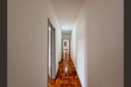 Casa para alugar com 156m², 3 quartos e 2 vagas Casa para alugar com 156m², 3 quartos e 2 vagasCorredor Quartos