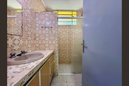 Casa para alugar com 156m², 3 quartos e 2 vagas Casa para alugar com 156m², 3 quartos e 2 vagasBanheiro Suíte