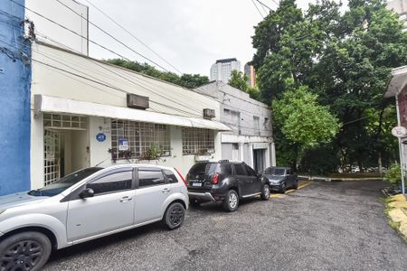 Casa à venda com 150m², 2 quartos e sem vaga Casa à venda com 150m², 2 quartos e sem vagaFachada