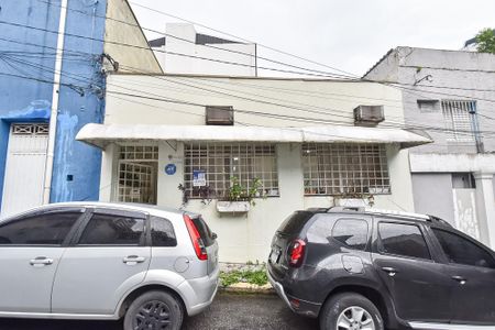 Casa à venda com 150m², 2 quartos e sem vaga Casa à venda com 150m², 2 quartos e sem vagaFachada