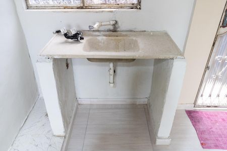 Banheiro de kitnet/studio para alugar com 0 quarto, 19m² em Campo Grande, Rio de Janeiro