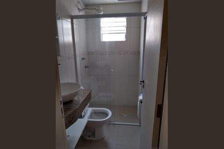 Banheiro de apartamento para alugar com 2 quartos, 48m² em Jardim Santa Teresinha, São Paulo