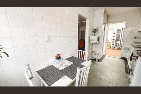 Casa à venda com 233m², 3 quartos e 3 vagasCozinha
